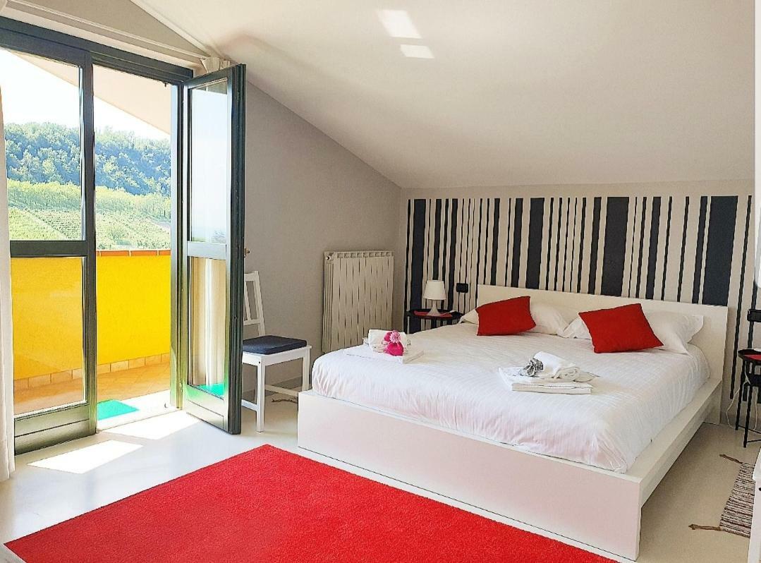 Langhe Belvedere Apartment มอนฟอร์เต ดิ อัลบา ภายนอก รูปภาพ